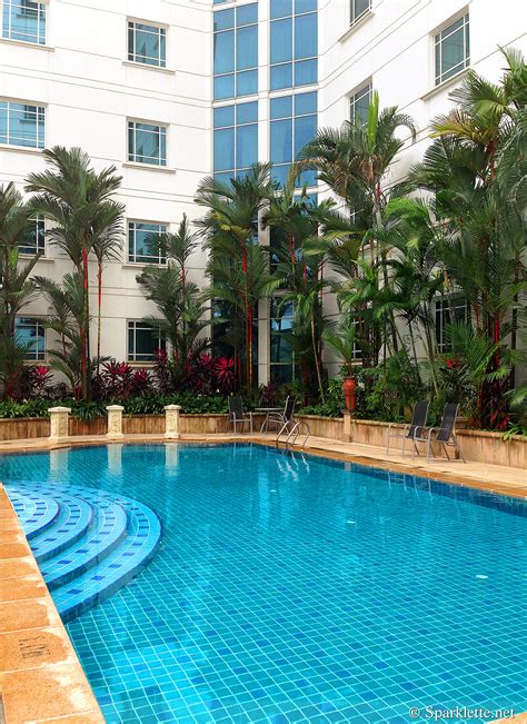Hotel boss (4 sterne) finden sie in singapur unter der adresse 500 jalan sultan road, nur 19 minuten vom zentrum entfernt. Swimming Pool & Water Features Singapore Portfolio
