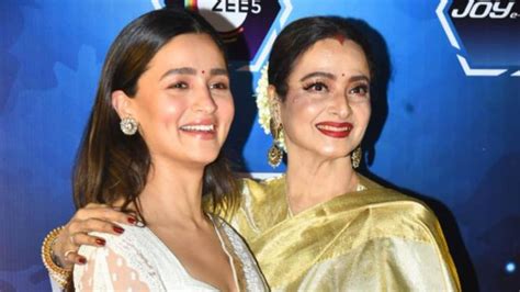 alia bhatt gets a kiss from rekha at dadasaheb phalke awards as they pose together pic