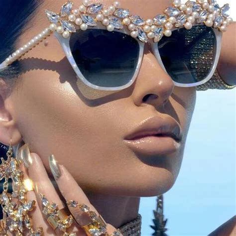 Pin By Tiana On Luxury ♡ Sunglasses Glasses Sunglasses Women