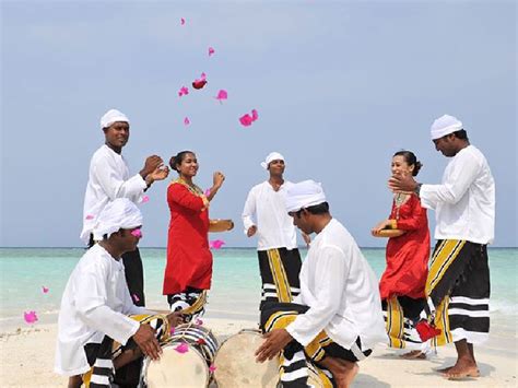 Maldives History And Culture Language Tradition And Festivals Flamingo