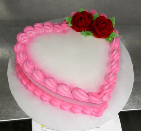 Buttercream Heart Cake With Roses And Airbrushing Feelthelove Heart