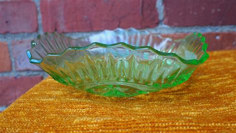 Stunning Vintage Green Uranium Depression Glass Floral Dish Etsy Sweden