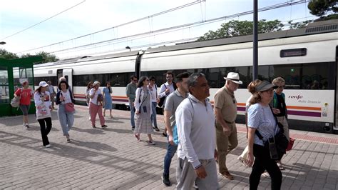 142 Pasajeros Llegan A Criptana En El Primer Tren De Los Molinos De 2023