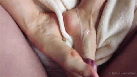 Evifeet Pink Toenails Footjob With Cum On Soles And Long Toes Mp