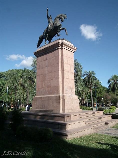 Plaza 25 De Mayo Monumento Del Gral Don José De San Martín