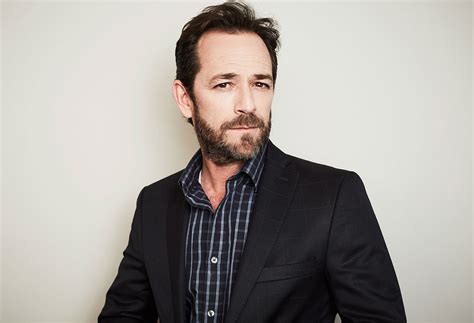 luke perry dead beverly hills 90210 and riverdale actor dies at 52