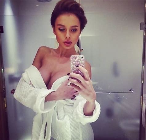 Girls Showing Tits In Bathrobe 23 Pic Of 30