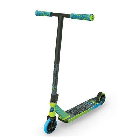 Each year they produce a new range of affordable and cheap stunt scooters that are built on quality and style, using only the best parts available for both adults and kids. Madd Gear Stunt Scooter MGP KICK PRO blau-green UrbanBoarding