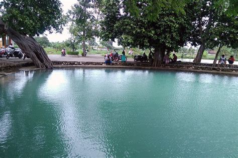 Patung sura dan buaya, tugu pahlawan, atau rujak cingur? Kolam Renang Randuagung Gresik : Liburan Lebaran Warga ...