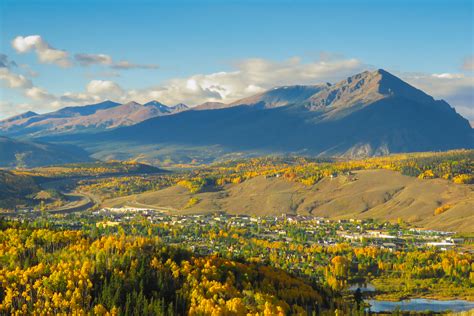 The Best Fall Travel Deals in Colorado's Mountain Towns
