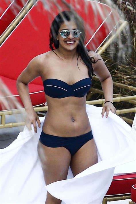 Priyanka Chopra Shows Off Her Bikini Body Hotel Pool In Miami