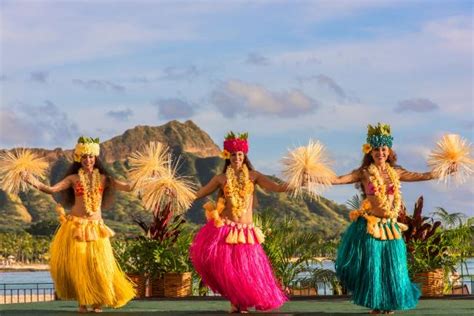 The Best Luaus On Oahu Hawaii Vacation Destinations Ideas And Guides