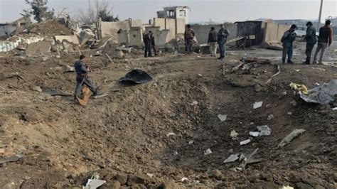 طالبان سے مقابلے میں افغانستان کی سرکاری فوج کی پسپائی کی وجوہات کیا ہیں؟ Bbc News اردو