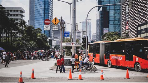 Contoh Kegiatan Ekonomi Yang Dilakukan Masyarakat Di Daerah Perkotaan