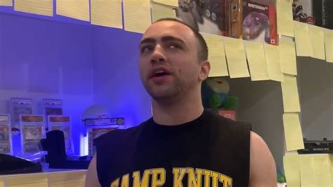 Mizkif Gets Pranked By Extraemily With Sticky Notes Youtube