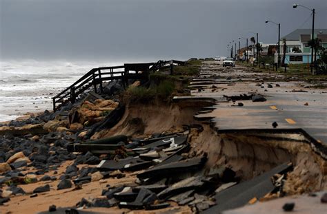 A Weakening Matthew Rakes Atlantic Coast Us Death Toll At 4