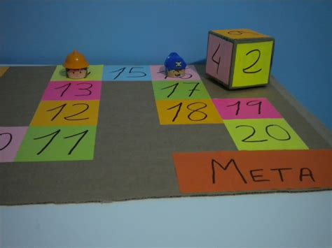 Los juegos de mesa son realmente conocidos por mejorar las capacidades de razonamiento, lógica y destrezas de cada persona que lo juega. B aprende en casa: Juego de mesa: colores y números
