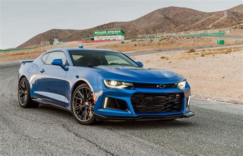 2017 Chevrolet Camaro Zl1 Tops Out At 318 Kmh Driving