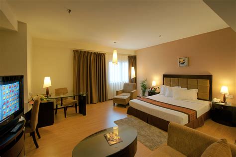 There are offered a range of guest amenities: Rooms | Executive Studio - Crystal Crown Hotel Johor Bahru ...