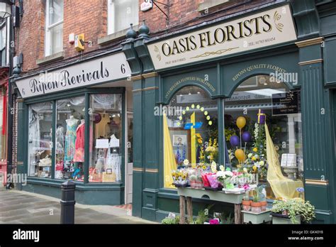 English Florist Shop Front Hi Res Stock Photography And Images Alamy