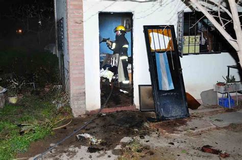 Rescataron A Una Mujer Cuando Se Incendiaba Su Casa El Diario De