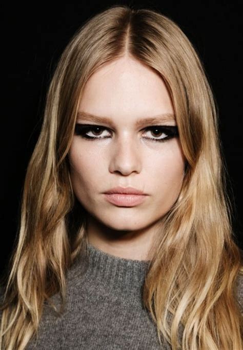 Anna Ewers Versace Couture Ss Black Eye Makeup And Naked Skin Beauty Makeup Hair Makeup