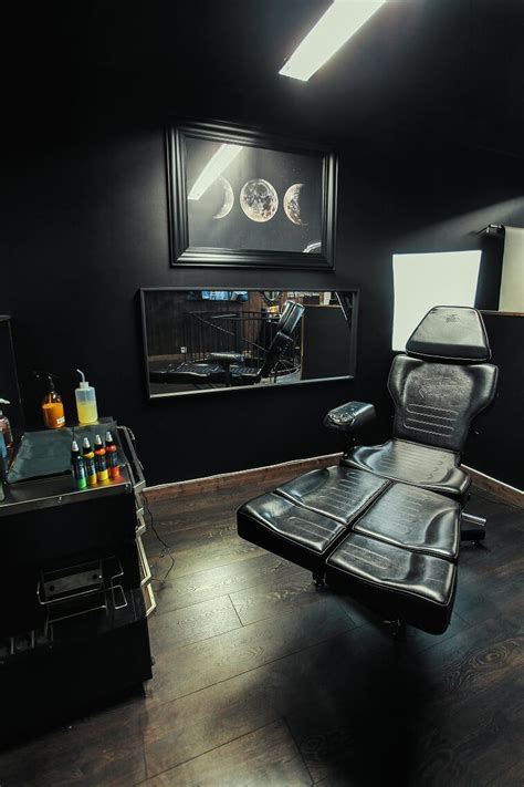 How To Choose A Tattoo Studio For Your Next Ink Studio Interieur