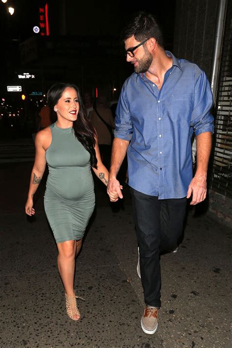 Pregnant Teen Mom 2 Star Jenelle Evans Steps Out In Nyc Defends Her 9 11 Comments