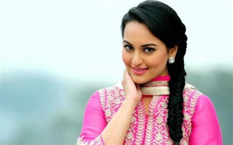 Sonakshi Sinha Net Worth 2020 Salary Biography Career And More