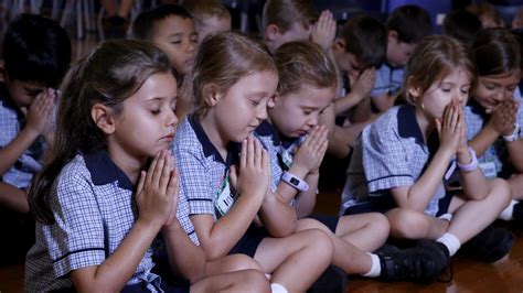 Cairns Catholic Primary School Students Take Part In Simultaneous