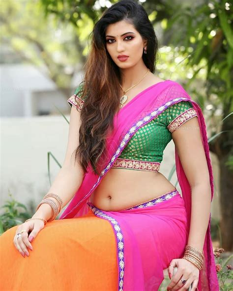 Super Hot Indian Girls In Beautiful Saree Wow