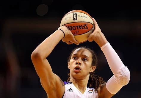 A real story of love and basketball: WNBA stars Brittney Griner and 