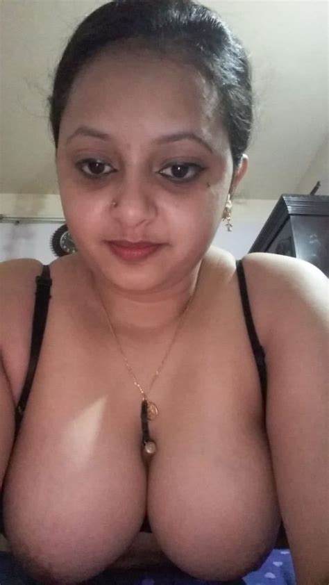 Kolkata Desi Bhabhi Naked Photos Sent To Lover Indian Nude Girls