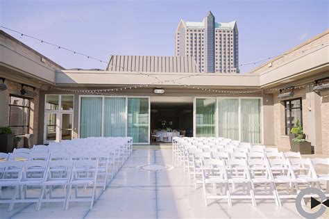 Elope to st louis wedding chapel. Hyatt Regency St. Louis at The Arch - St. Louis Wedding Venues