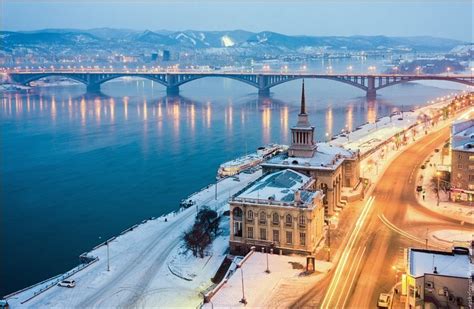 Krasnoyarsk Siberia Russia Коммунальный мост Здание речного вокзала
