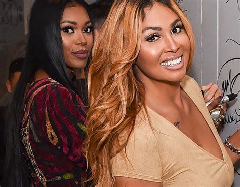 Jessica White And Somaya Reece Make Out In Steamy Famously Single