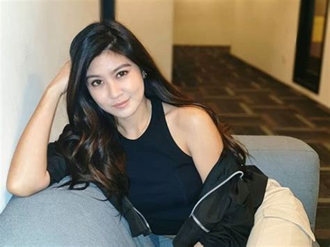 Elizabeth tan sangat teruja menghadiahkan single terbaharu kepada peminat. Elizabeth Tan's 'folk' song "Shh" has been watched over 1 ...