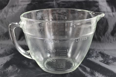 Vintage Large Anchor Hocking 2 Quart Measuring Cup Mixing Bowl By
