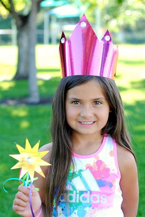 A fun crown making activity for the seasons. Easy craft for kids-make a crown and wand with these ...
