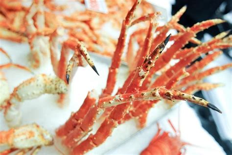 Crustaceans are easy to identify and avoid, but because raw fruits and vegetables contain the same proteins as some pollen, it is easy to develop oral allergy symptoms. Half of food allergies in adults begin in adulthood - UPI.com