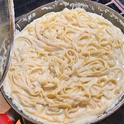 In this video i will be showing you how to make olive garden's alfredo sauce ! Olive Garden's Alfredo Sauce - alldelish