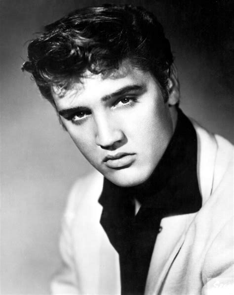 Rare Elvis Interview From 1956 Reveals That The King Didnt Own A Tux