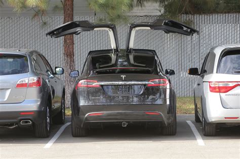 2016 Tesla Model X Debuts With 257 Mile Range Falcon Doors