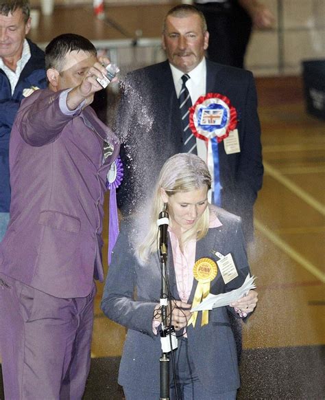 Hartlepool By Election Purple Powder And Angry Dogs In 2004 Vote Bbc