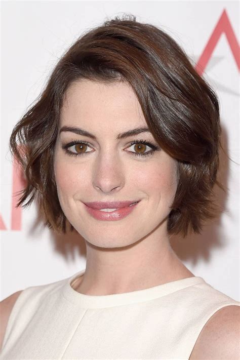 Anne Hathaway Look Book Bob Hairstyles Short Hair Styles Anne