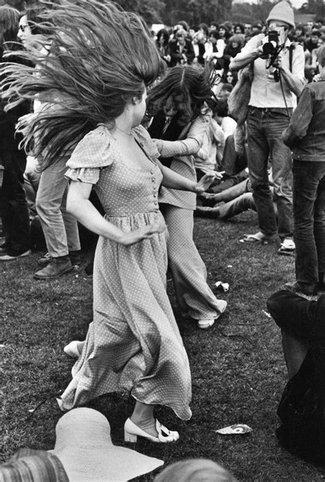 Hippies Dance Woodstock Photos Woodstock Festival Woodstock Hippies