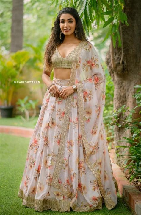 Lehengas Anju Shankar Label Indian Bridal Outfits Nice Dresses Embellished Skirt