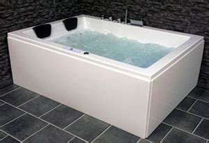Wer großen wert auf bewegungsfreiheit legt, sollte. Whirlpool Badewanne Olymp mit 24 Massage Düsen Vergleich
