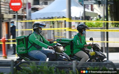 Memulakan pekerjaan sebagai grabfood rider. Grab listing must benefit drivers, riders too, says Umno ...