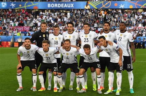 Ein deutscher schafft es ins team. Fußball-EM 2016: Die deutschen Nationalspieler in der Einzelkritik - Fußball - Stuttgarter Zeitung